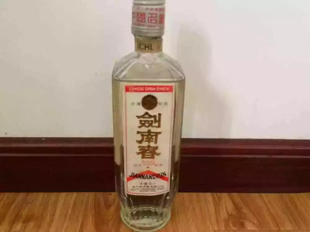 中國(guó)白酒最新排名，品質(zhì)與影響力的綜合評(píng)估榜單出爐！